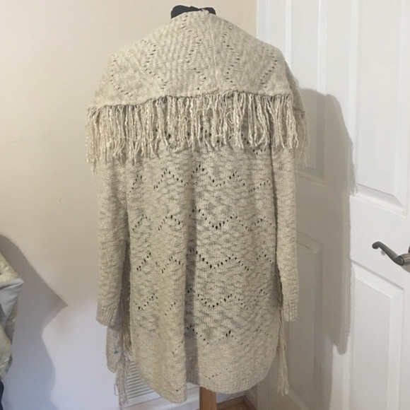 🍂🍁Long knit cardigan.🍂🍁 - Picture 2 of 4